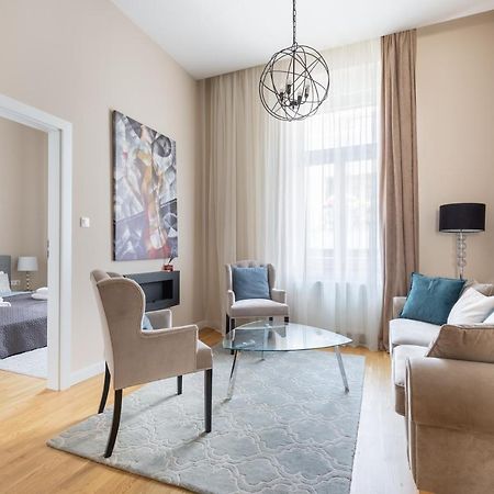 Lovely 2-Bedroom Apartment At The Vaci Street بودابست المظهر الخارجي الصورة