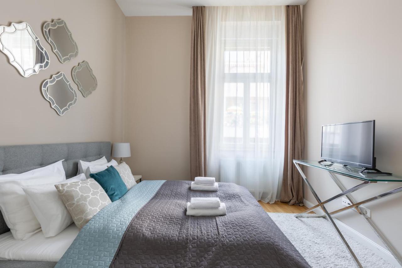 Lovely 2-Bedroom Apartment At The Vaci Street بودابست المظهر الخارجي الصورة
