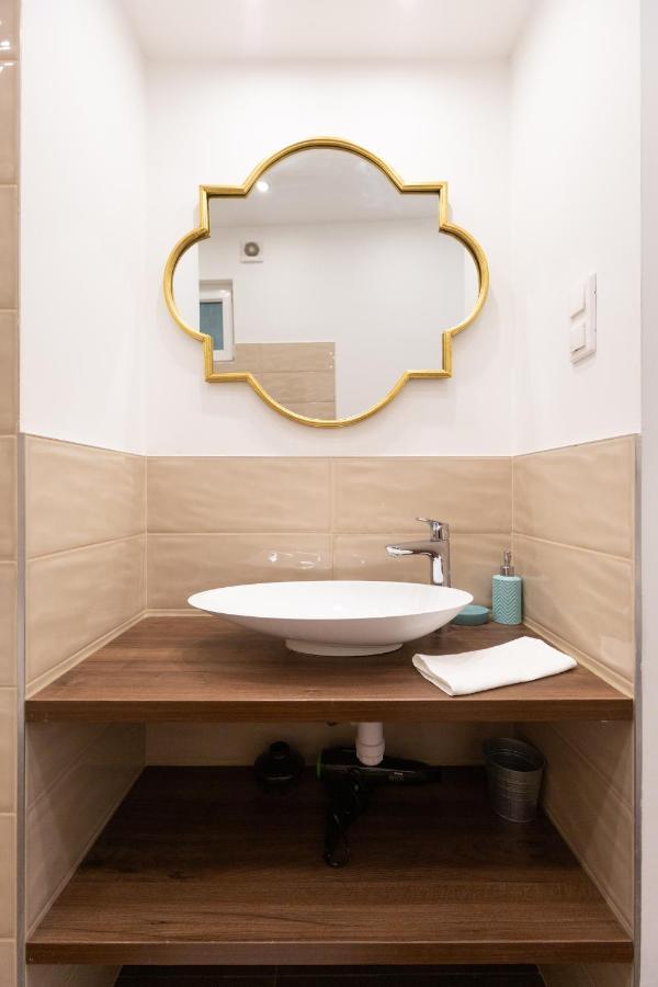Lovely 2-Bedroom Apartment At The Vaci Street بودابست المظهر الخارجي الصورة