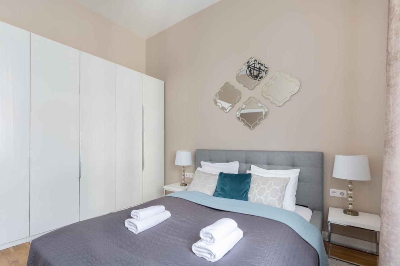 Lovely 2-Bedroom Apartment At The Vaci Street بودابست المظهر الخارجي الصورة