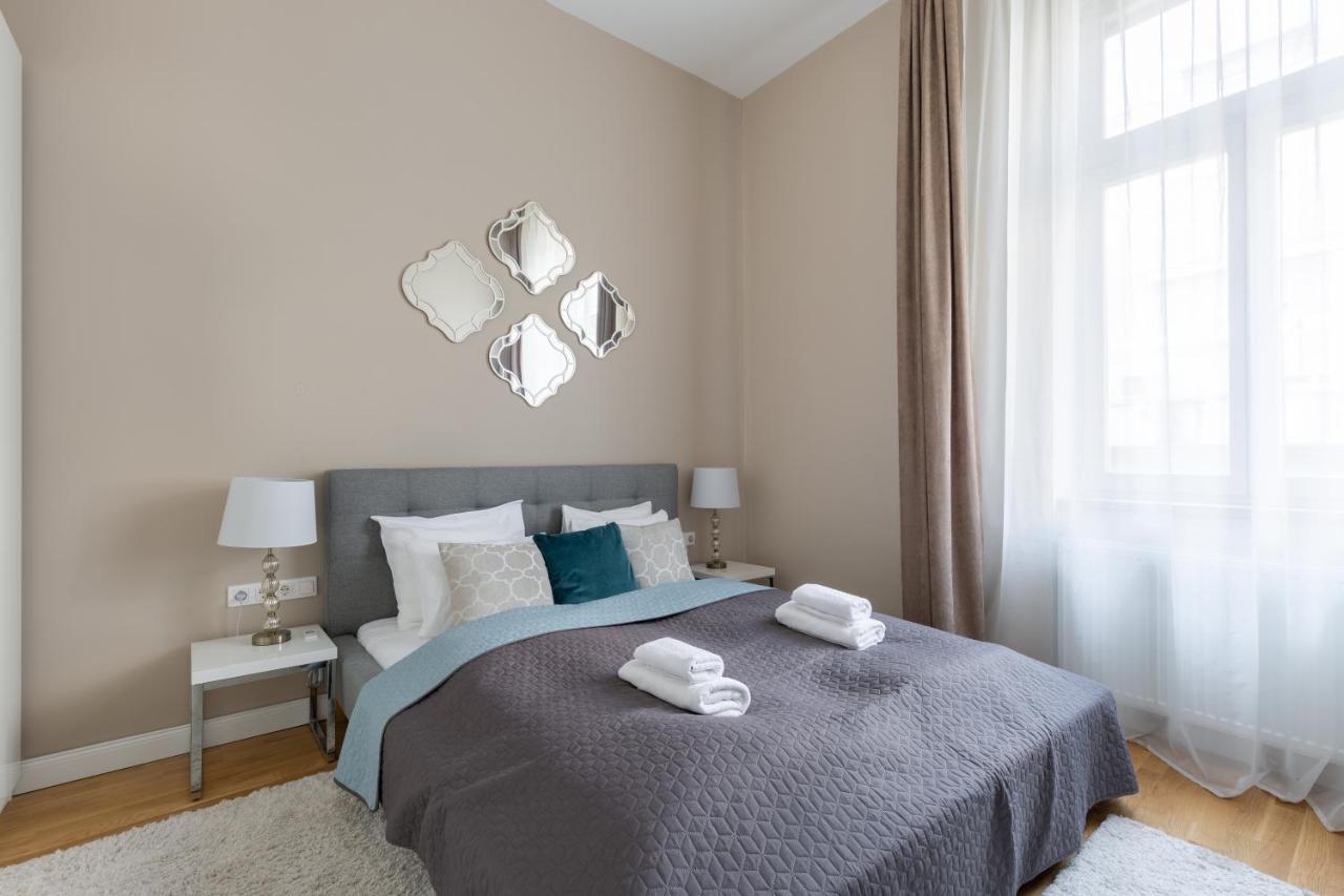 Lovely 2-Bedroom Apartment At The Vaci Street بودابست المظهر الخارجي الصورة