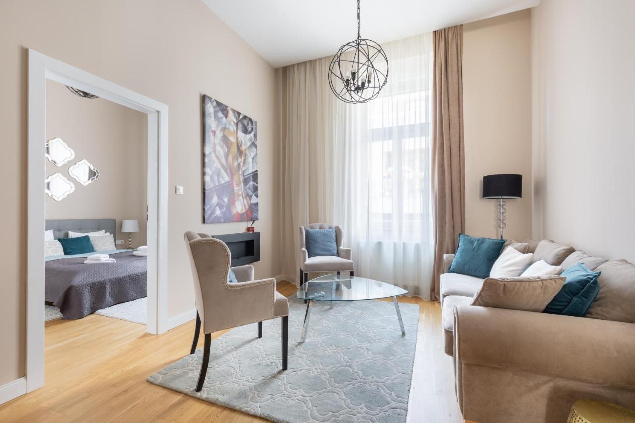 Lovely 2-Bedroom Apartment At The Vaci Street بودابست المظهر الخارجي الصورة